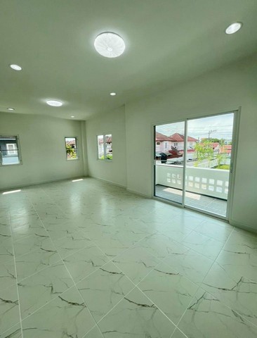 ขายถูกบ้านเดี่ยว 2 ชั้น มบ.พาราไดซ์ การ์เด้น ซ.ร่มเกล้า 19 ขนาด 113.8 ตรว. 4 นอน 2 น้ำ บ้านเปล่า ใกล้รถไฟฟ้า Airport Link สถานีบ้านทับช้าง