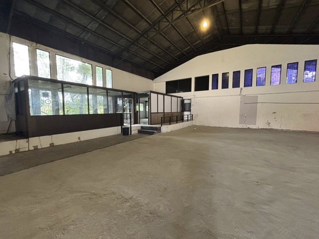 ให้เช่าโกดัง 150ตรว.พื้นที่ใช้สอย700 ตรม.เฉลิมพระเกียรติรัชกาลที่ 9 ซ. 43 คอนเทนเนอเข้าได้