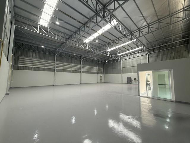ให้เช่าโกดังพร้อมออฟฟิศ 400 และ 600 ตรม. ถนนรามอิทรา ใกล้ BTS วัชรพล