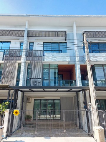ให้เช่า ทาวน์โฮม ใหม่3 ชั้น 23 ตรว. ถ.บางนา-ตราด กม.5 ใกล้ เมกะ บางนา อิเกีย
