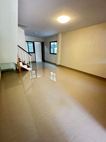 ขายต่ำกว่าราคา ทาวน์โฮมแฝด 2 ชั้น เงียบสงบ ท่าวังตาล สารภี