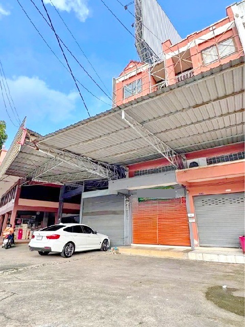 ติดถนนใหญ่ 4 นอน ราชพฤกษ์ MRT บางรักน้อยท่าอิฐ 2.5 กม.ให้เช่าอาคาร 3.5 ชั้น 1 คูหา 20 ตร.วา.256 ตร.ม. 3 น้ำ รร.นานาชาติ ร่วมฤดี 1.6 กม. 