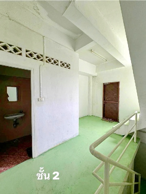 ราชพฤกษ์ MRT บางรักน้อยท่าอิฐ 2.5 กม.ให้เช่าอาคาร 3.5 ชั้น 1 คูหา 20 ตร.วา.256 ตร.ม.ติดถนนใหญ่ 4 นอน 3 น้ำ รร.นานาชาติ ร่วมฤดี 1.6 กม.