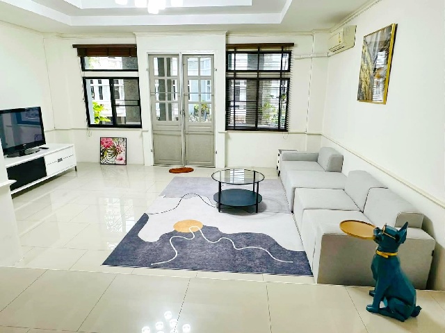 MRTเพชรบุรี 550ม. สุขุมวิท  ARLมักกะสัน 570กม. ให้เช่าทาวน์เฺฮาส์หรู 4 ชั้น 530 ตร.ม.33 ตร.วา.ใจกลาง.4 นอน เทอร์มินัล 21 1.2 กม.