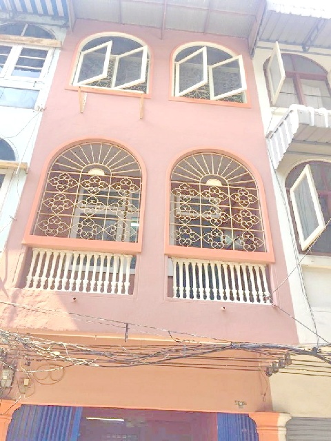 .รพ.วิมุต พระราม 4 310 ม.  BTS ทองหล่อ 560 ม.ให้เช่าอาคารพาณิชย์ 3 ชั้น 18ตร.วา. สุขุมวิท36-40 238 ตร.มนานาชาติ เดอะไทนี่ซี๊ด 450 ม. 