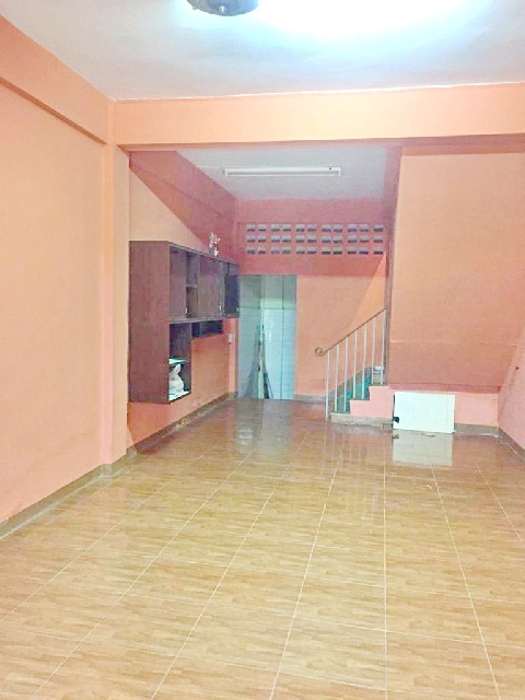 สุขุมวิท36-40 BTS ทองหล่อ 560 ม.ให้เช่าอาคารพาณิชย์ 3 ชั้น 20 ตร.วา.240 ตร.ม.รพ.วิมุต พระราม 4 310 ม. นานาชาติ เดอะไทนี่ซี๊ด 450 ม. 