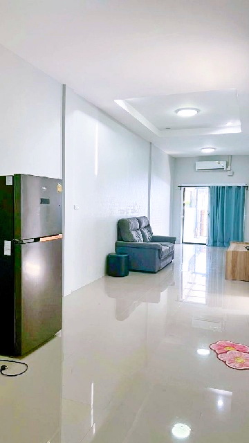 เมืองระยอง 45 ตร.ม รร.เซนต์โยเซฟระยอง 2.7 กม. ให้เช่าบ้านชั้นเดียว วา. 3 นอน  ชายหาดสุชาดา 3.9 กม. รพ.กรุงเทพระยอง 1.7 กม.