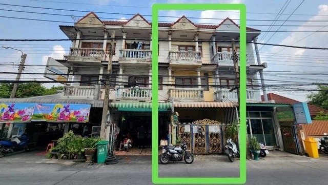 ขายอาคารพาณิชย์ รามอินทรา 19 ทำเลทอง ใจกลางแหล่งชุมชน ผู้คนพลุกพล่าน เหมาะสำหรับเปิดร้าน ทำออฟฟิศ หรือปล่อยเช่า