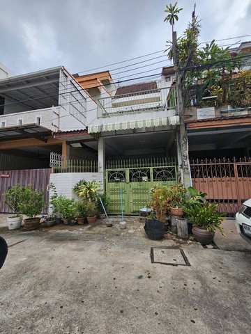 [ขายด่วน] ทาวน์โฮม 4 ชั้น เสนานิคม 1 ซอย 3 | 26 ตร.วา. | 3 นอน 2 น้ำ | ใกล้ BTS รัชโยธิน | 4.9 ล้าน