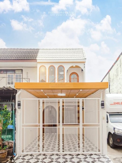 ขายทาวน์เฮ้าส์ 2 ชั้น หลังมุม รีโนเวทใหม่สวย สไตล์ มินิมอล ซอยคลองลำเจียก 10 ใกล้เลียบด่วน 