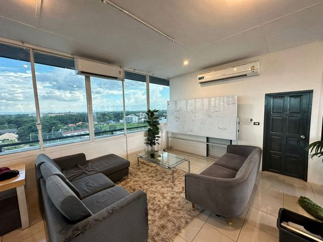 ให้เช่า 28,000/เดือน #ชั้นดาดฟ้า โซนป่าแดด อำเภอเมือง 220 ตรม. ชั้น 8 วิว360 องศา ใกล้สนามบินเชียงใหม่ นิมมาน คูเมือง