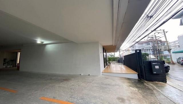 ให้เช่าอาคารพาณิชย์ 5 ชั้น รวมดาดฟ้า 1500 ตรม. ทาวน์อินทาวน์ ลาดพร้าว เลียบด่วน เหม่งจ๋าย