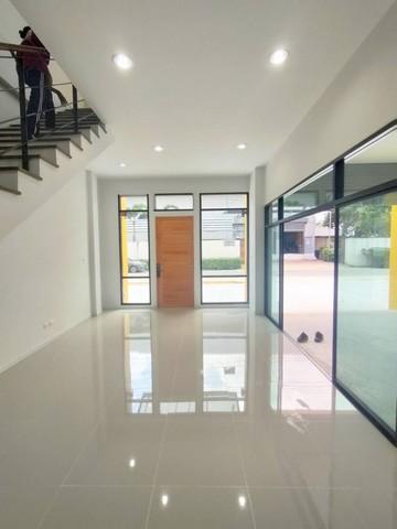 ให้เช่าโกดัง และออฟฟิศ 450 ตรม. หลังมุม สร้างใหม่ ซอยกัตนา บางม่วง ย่านบางใหญ่ นนทบุรี