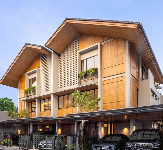 ขายบ้านแฝด 3 ชั้น บ้านวิภาวดี 20 เนื้อที่ 72 ตร.วา แต่งครบ พร้อมเข้าอยู่ ใกล้เซ็นทรัล ลาดพร้าว