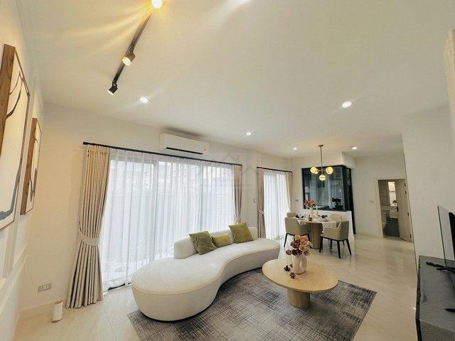 ให้เช่า Luxury townhome 3 ชั้น 228 ตรม. บ้านกลางเมือง Classe สุขุมวิท 77 หน้ากว้าง 10 เมตร ใกล้สวนและ Clubhouse แต่งสวยเฟอร์พร้อมอยู่