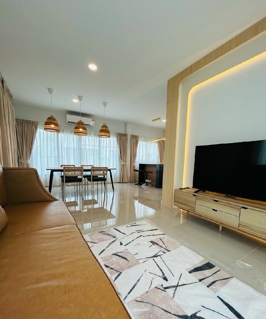 ย่านเมกาบางนา บรรยากาศร่มรื่น บ้านใหม่ หรู 2 ชั้น 210 ตร.ม.วิวสวน รร.นานาชาติคอนคอร์เดียน 600 ม.4 น้ำ  สูง โปร่ง พร้อมเฟอร์ เครื่องใช้ไฟฟ้า