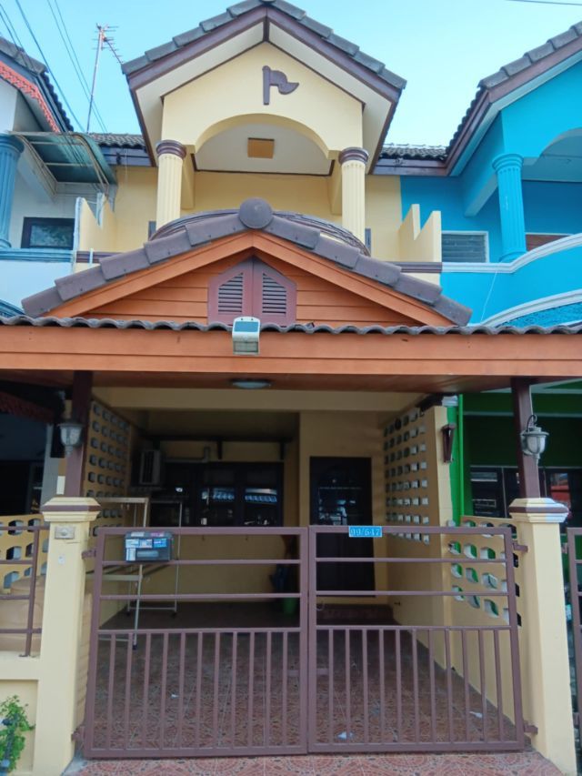 ขายทาวน์เฮาส์ 2 ชั้น หมู่บ้านพรทวีวัฒน์1 อำเภอคลองหลวง จังหวัดปทุมธานี