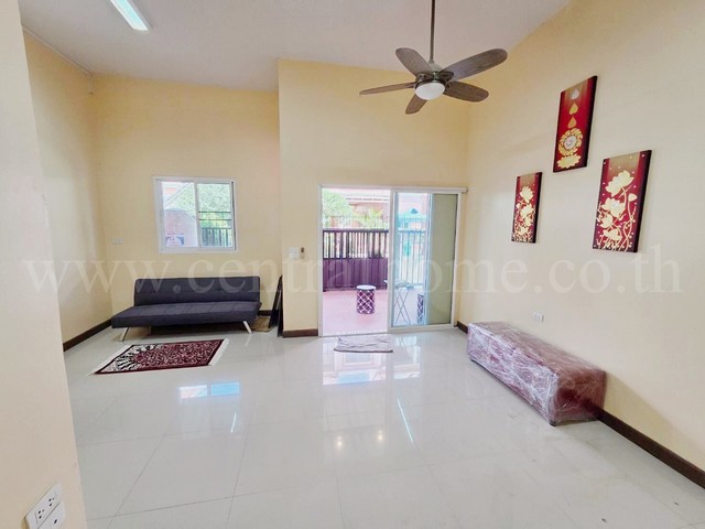 ทาวน์โฮม 3 ชั้น บ้านลูกกอล์ฟ พรีเมี่ยม เมืองทองธานี - ปากเกร็ด