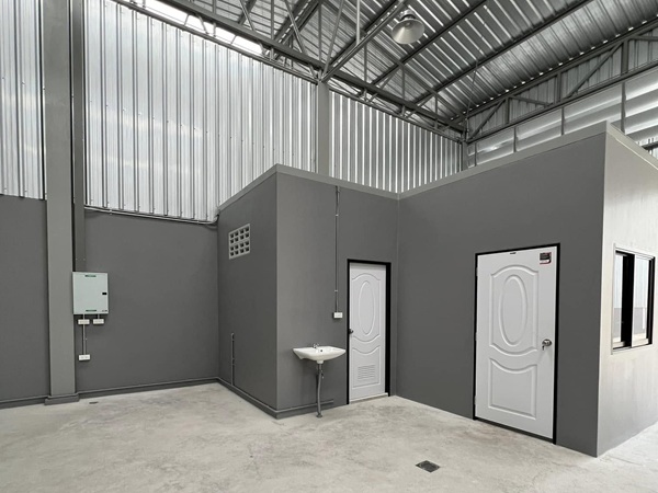 ให้เช่าอาคารโรงงาน/โกดังสร้างใหม่ พื้นที่ใช้สอย 200 ตร.ม กว้าง 14เมตร ลึก 17เมตร ถนนประชาอุทิศ 90 ราคาเช่า 28,000 บ/ด