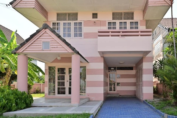 ให้เช่าบ้านเดี่ยว 2ชั้นเนื้อที่ 80 ตร.ว พื้นที่ใช้สอย 200ตร.ม 3ห้องนอน 2ห้องน้ำ เฟอร์นิเจอร์ ถนนรามคำแหง สะพานสูง ราคาเช่า 29,000 บ/ด