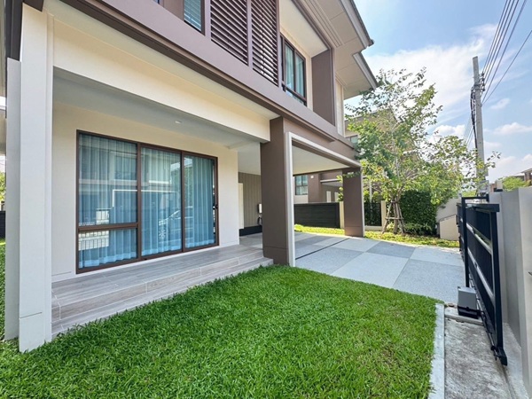 ให้เช่าบ้านเดี่ยวหรู 2ชั้นเนื้อที่ 57ตร.ว พื้นที่ใช้สอย 196ตร.ม 4ห้องนอน 4ห้องน้ำ เฟอร์ครบ ถนน กรุงเทพกรีฑาตัดใหม่ ราคาเช่า 120,000 บ/ด