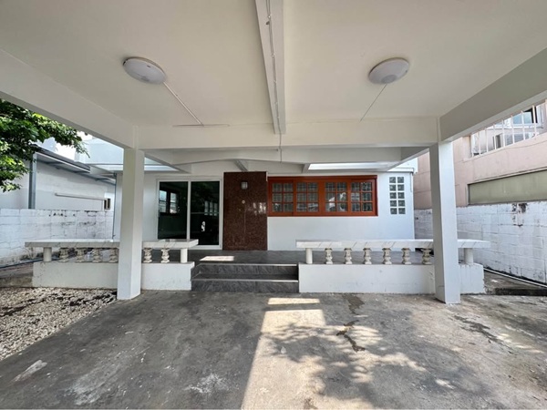 ให้เช่าบ้านเดี่ยว 2ชั้น เนื้อที่ 90 ตร.ว พื้นที่ใช้สอย 250ตร.ม 5ห้องนอน 4ห้องน้ำ ถนน พัฒนาการ สวนหลวง ราคาเช่า 45,000 บ/ด