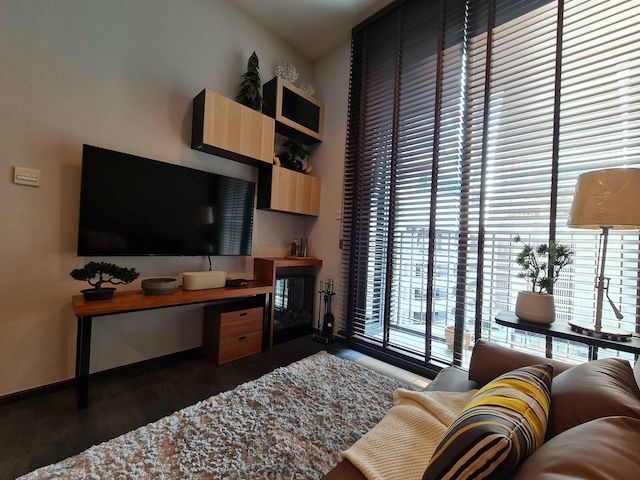 Edge Sukhumvit 23 comfortable clean quiet 6th floor BTS Asoke
