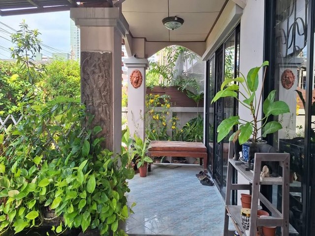 ขายบ้านเดี่ยว 3 ชั้น 465 ตร.ม. 5 ห้องนอน ซอยพหลโยธิน 24 ปากซอยติด BTS สถานี  พหลโยธิน24