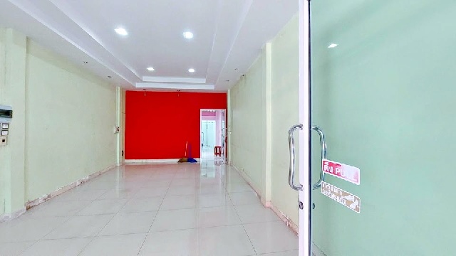 MRT แยกลำสาลี 300 ม.เดอะ มอลล์ บางกะปิ 700 ม. อาคารพาณิชย์ 3 ชั้น 18 ตร.วา.220 ตร.ม.แอดเวนต์รามคำแหง 1.9 กม.3 นอน 2 น้ำ แหล่งช็อปปิ้ง