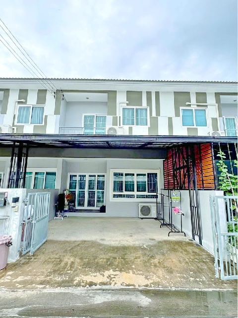 ซื่อตรง 2 ชั้น.อีสเทิร์นเอเชีย 2 กม..ให้เช่า-ขาย ทาวน์โฮม บิ๊กซี รังสิต คลอง 6 รพ.ธัญบุรี 1.2กม23ตร.วา.183ตร.ม. 3แอร์ ริมถนนใหญ่