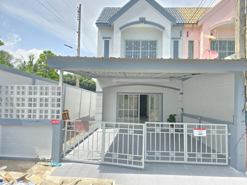 ให้เช่าทาวน์โฮม2ชั้นหลังริม  25,000/เดือน อำเภอศรีราชา จังหวัดชลบุรี 