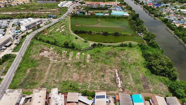 ขายที่ดินทำเลสวย คลองมหาชัย ติดถนนเจษฎาวิถี เนื้อที่12-2-48 ไร่ หรือ  5,048 ตารางวา