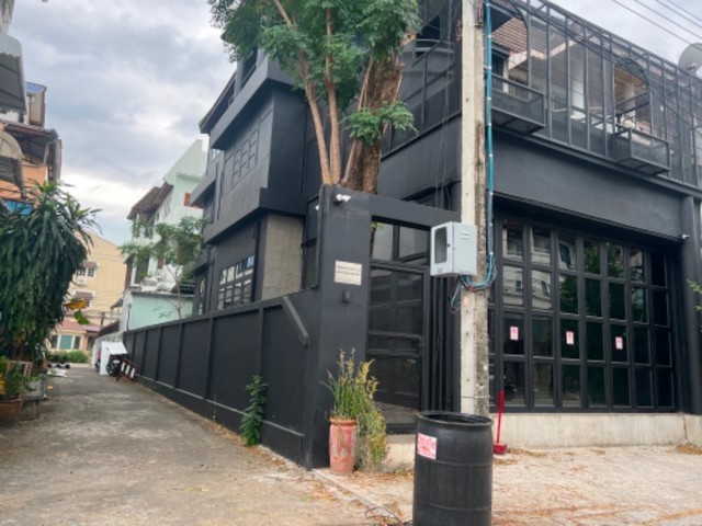 P774 ด่วน ให้เช่าทาวน์โฮม ออฟฟิศ Home Office Studio  ทาวน์อินทาวน์ ใกล้ เลียบด่วน รามคำแหงลาดพร้าว