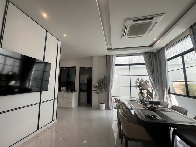 P773 ขายบ้านเดี่ยว 3 ชั้น โครงการ เดอะ มาสเตอร์ เอกมัย-สุคนธสวัสดิ์  THE MASTER Ekkamai-Sukhonthasawat บ้านใหม่มือ1 บนทำเล เลียบทางด่วน 