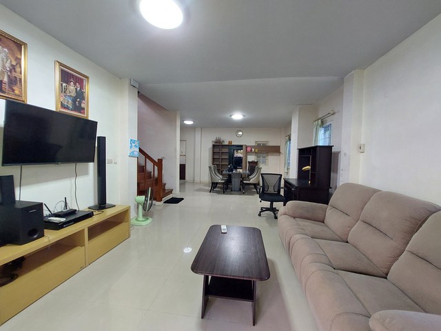 ให้เช่า บ้านแฝด2ชั้น แปลงมุม 40ตรว.ถนนเลียบคลองสอง ใกล้แฟชั่นไอส์แลนด์