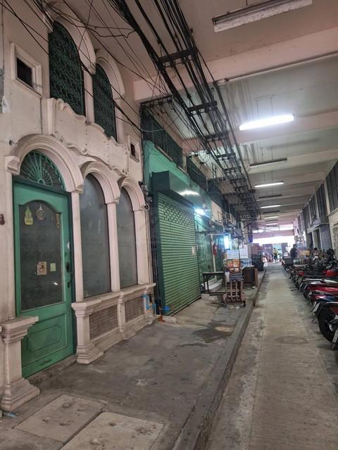 ให้เช่าตึกแถว 2 ชั้น 100 ตรม. ตึกสไตล์โรมัน ย่านพระนคร เกาะรัตนโกสินทร์ ใกล้ MRT สามยอด