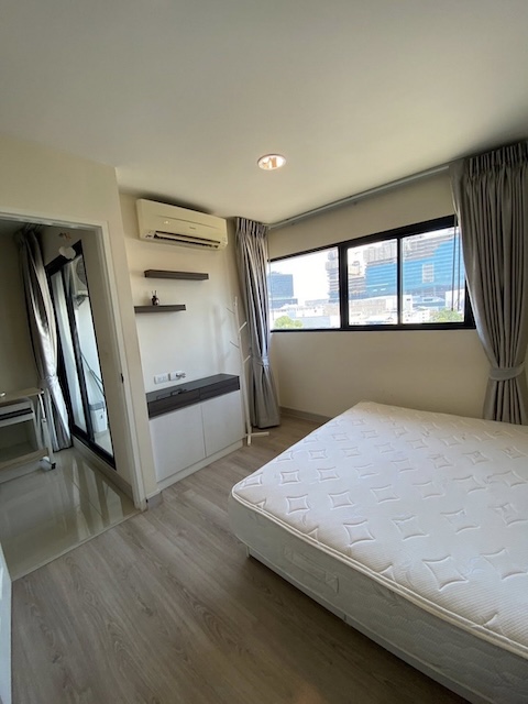 The Link Vano Sukhumvit 64 beautiful view spacious 8th floor BTS Punnawithi