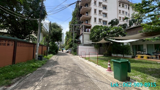 ขายที่ดินใจกลางสุขุมวิท 65  เอกมัย 10 แยก 6 เนื้อที่ 120 ตร.ว.  หน้ากว้าง 22 ม. ทำเลทอง ใกล้ทองหล่อ–เอกมัย