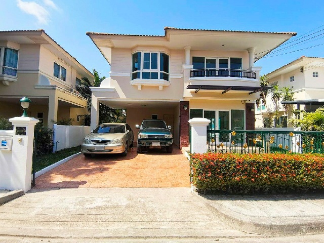 ตลาดยิ่งรวย76  1.8กม.ให้เช่าบ้านเดี่ยว 2 ชั้น  ติดถนนใหญ่ ถูกที่สุด BigC ตลาดประชาอุทิศ90 1.4กม. 