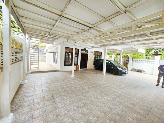 รัชดาภิเษก 16-20 MRTห้วยขวาง1กม. ประชาราษฎร์บำเพ็ญ20-26 สุทธิสาร ให้เช่าบ้านเดี่ยว 2 ชั้น 77 ตร.วา. 260 ตร.ม. 3-4นอน