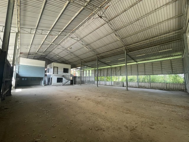 ให้เช่าโกดัง  ขนาด 520 ตารางเมตร พร้อมออฟฟิศ 2 ชั้น ติดถนนใหญ่ ใกล้ตลาดโรงเกลือท้ายเกาะ  สามโคก