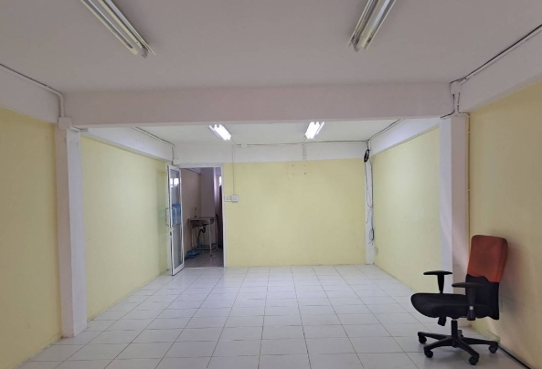 ให้เช่าอาคาร 4 ชั้น ซอยพหลโยธิน 37/1 จตุจักร เหมาะทำเป็นออฟฟิศ ขายของ คลินิก ร้านทำผม