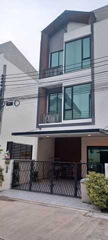 ขายทาวน์โฮม 3 ชั้นหลังมุม หมู่บ้านมิวส์เทียนทะเล 15 เขตบางขุนเทียน กรุงเทพฯ