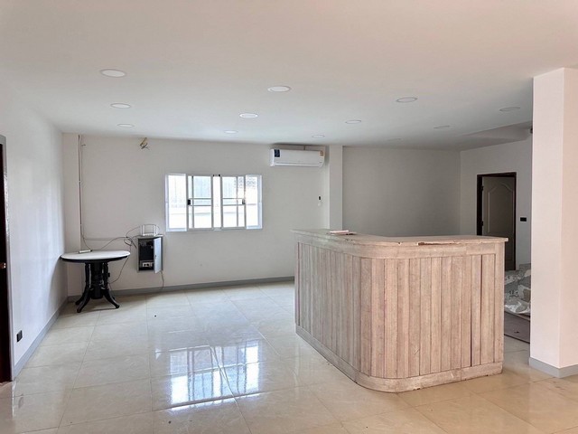 ให้เช่าโรงงาน 1 ไร่ พื้นที่สีเหลือง   ซ.ตาสิน ต.บางโฉลง บางพลี 1,547 ตรม พร้อมบ้าน 2 ชั้น โกดัง และออฟฟิศ