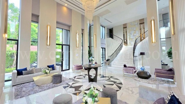 บ้านเดี่ยว Ultra Luxury เดอะ พาลาซโซ่ ปิ่นเกล้า - บรมฯ แปลงมุม 