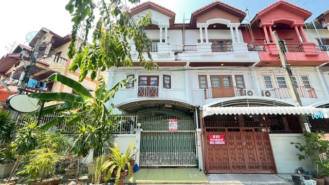 ทาวน์เฮ้าส์ หมู่บ้านร่มไทร ซอยกำนันแม้น 7 บางบอน 3 กรุงเทพ