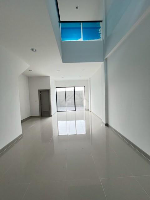 ขายโฮมออฟฟิศ 4 ชั้น 240 ตรม. โครงการ Premium Place MIX นวมินทร์ ใกล้ BTS คู้บอน