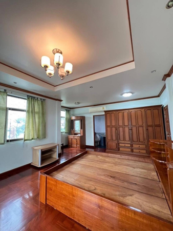 ขายบ้าน3ชั้น 111วา 800ตารางเมตร 6นอน 6น้ำ แอร์เฟอร์ ครบ ถนนลาดพร้าวใกล้รถไฟฟ้า