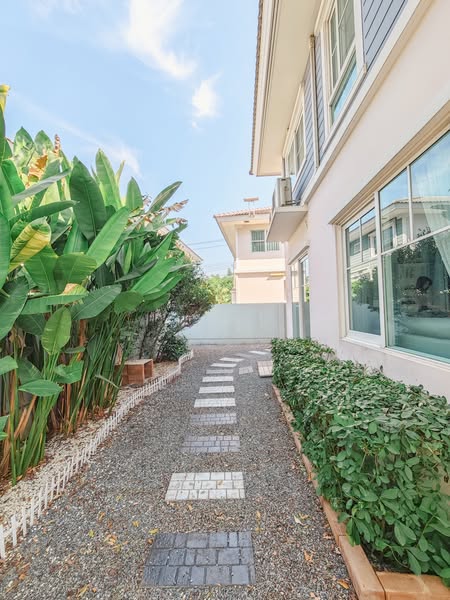 ขายหมู่บ้าน หลังเมกาบางนา ✅ ใกล้เมกา บางนา เเค่2นาที - เนื้อที่ 53.1 ตร.วา พื้นที่ใช้สอย 136 ตร.ม.