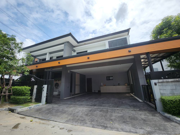 ให้เช่าบ้านเดี่ยวหรู 2ชั้นเนื้อที่ 200ตร.ว พื้นที่ใช้สอย 375ตร.ม 5ห้องนอน 6ห้องน้ำ เฟอร์ครบ ถนนบางนาตราด ห้างเมกะ ราคาเช่า 380,000 บ/ด